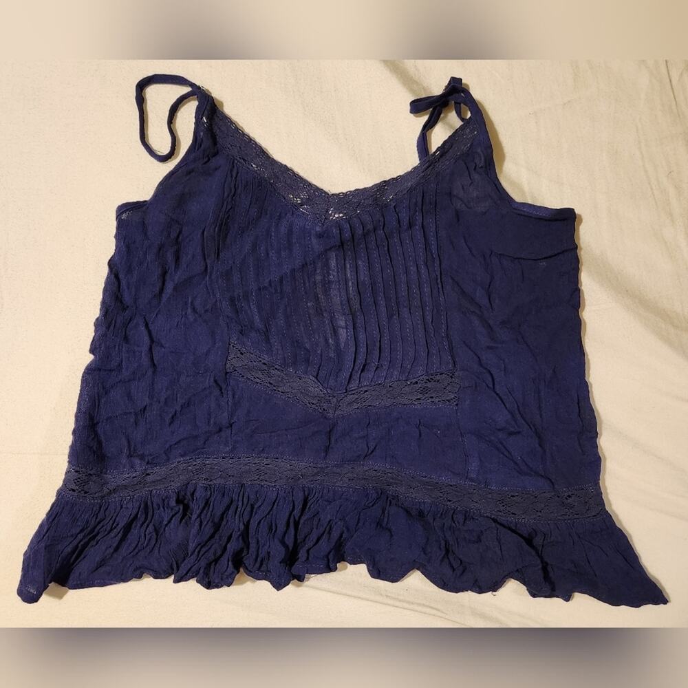 Planet Gold Juniors Adjustable Lace Trim Cami. Size Small.  Nwt
